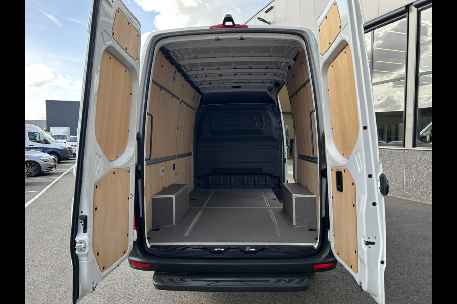 Mercedes-Benz Sprinter 317 CDI L2 H2 Pro Facelift / MBUX / Navigatie / Camera / Geveerde stoel / Cruise control / Airco / 270 Graden achterdeuren
