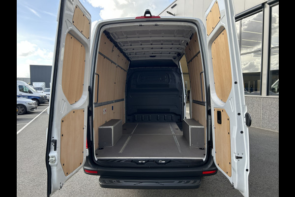 Mercedes-Benz Sprinter 317 CDI L2 H2 Pro Facelift / MBUX / Navigatie / Camera / Geveerde stoel / Cruise control / Airco / 270 Graden achterdeuren