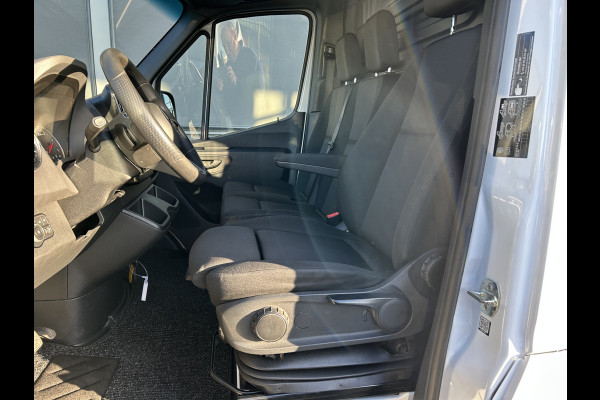 Mercedes-Benz Sprinter 317 CDI L2 H2 Pro Facelift / MBUX / Navigatie / Camera / Geveerde stoel / Cruise control / Airco / 270 Graden achterdeuren