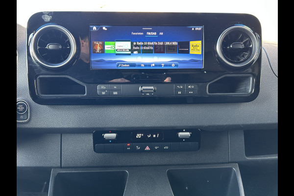Mercedes-Benz Sprinter 317 CDI L2 H2 Pro Facelift / MBUX / Navigatie / Camera / Geveerde stoel / Cruise control / Airco / 270 Graden achterdeuren