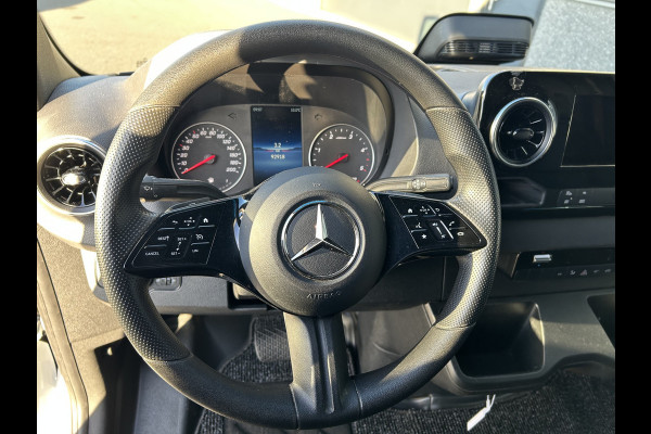 Mercedes-Benz Sprinter 317 CDI L2 H2 Pro Facelift / MBUX / Navigatie / Camera / Geveerde stoel / Cruise control / Airco / 270 Graden achterdeuren