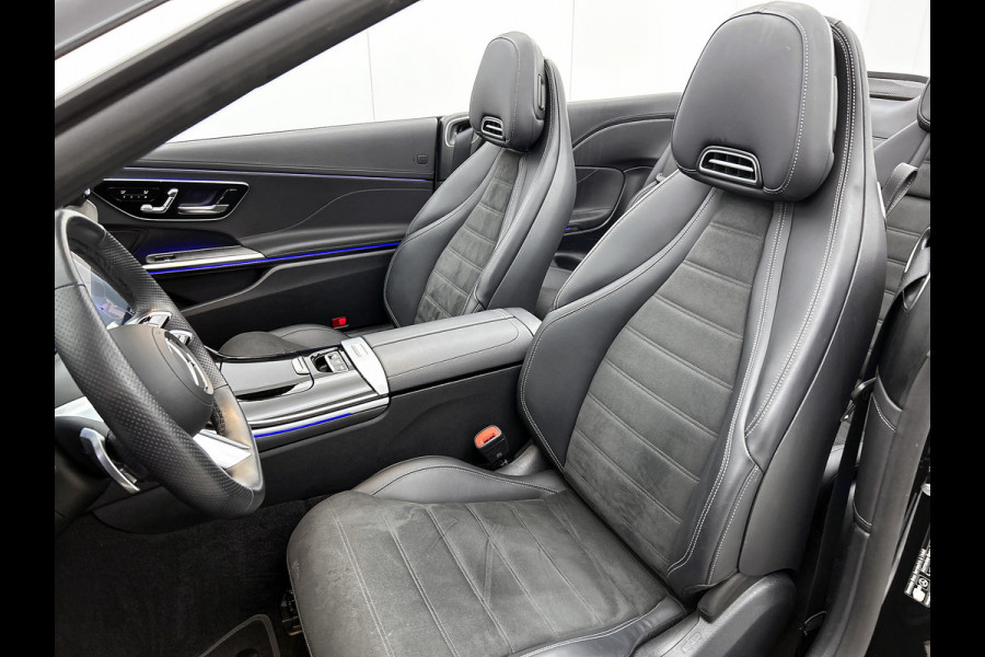 Mercedes-Benz CLE Cabriolet 180 AMG Line | Night Pakket | 20 Inch AMG velgen | Cabriolet Comfort-Pakket | Memory Voorstoelen | Ledkoplampen. Inclusief 24 maanden MB Certified garantie voor Europa.