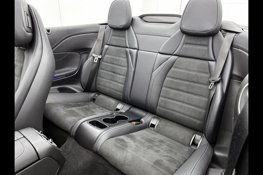 Mercedes-Benz CLE Cabriolet 180 AMG Line | Night Pakket | 20 Inch AMG velgen | Cabriolet Comfort-Pakket | Memory Voorstoelen | Ledkoplampen. Inclusief 24 maanden MB Certified garantie voor Europa.