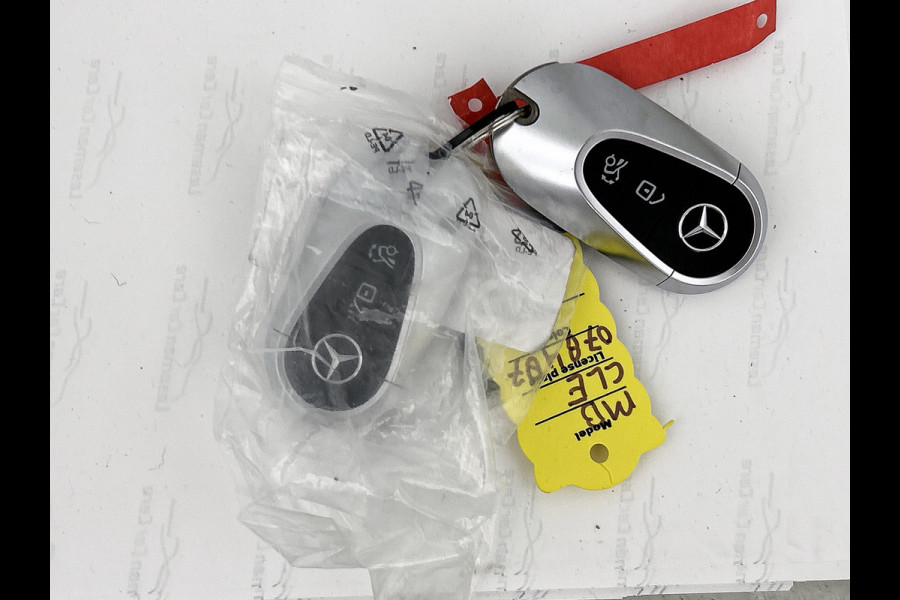 Mercedes-Benz CLE Cabriolet 180 AMG Line | Night Pakket | 20 Inch AMG velgen | Cabriolet Comfort-Pakket | Memory Voorstoelen | Ledkoplampen. Inclusief 24 maanden MB Certified garantie voor Europa.