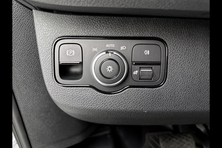 Mercedes-Benz Sprinter 319 CDI Pro L2H1 Trekhaak 3500kg Navigatie Led Stoelverwarming Betimmering Comfortstoel Carplay