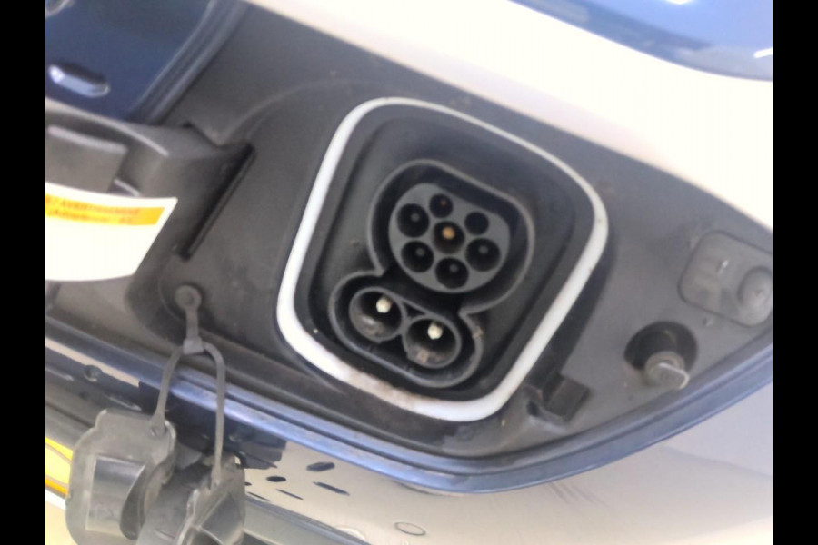 Hyundai Kona EV Limited 64 kWh | SOH 98,9 % | Warmtepomp | Navigatie |