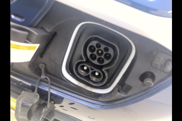 Hyundai Kona EV Limited 64 kWh | SOH 98,9 % | Warmtepomp | Navigatie |