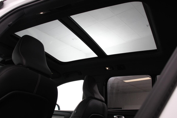 Volvo XC40 1.5 T5 Recharge R-Design Panoramisch dak Navigatie Apple Carplay/Android Auto Parkeersensoren Camera Adaptive Cruise Control Elektrische bestuurdersstoel met geheugen Stoelverwarming LED-koplampen Inductielader
