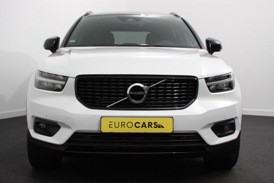 Volvo XC40 1.5 T5 Recharge R-Design Panoramisch dak Navigatie Apple Carplay/Android Auto Parkeersensoren Camera Adaptive Cruise Control Elektrische bestuurdersstoel met geheugen Stoelverwarming LED-koplampen Inductielader