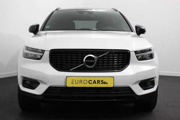 Volvo XC40 1.5 T5 Recharge R-Design Panoramisch dak Navigatie Apple Carplay/Android Auto Parkeersensoren Camera Adaptive Cruise Control Elektrische bestuurdersstoel met geheugen Stoelverwarming LED-koplampen Inductielader