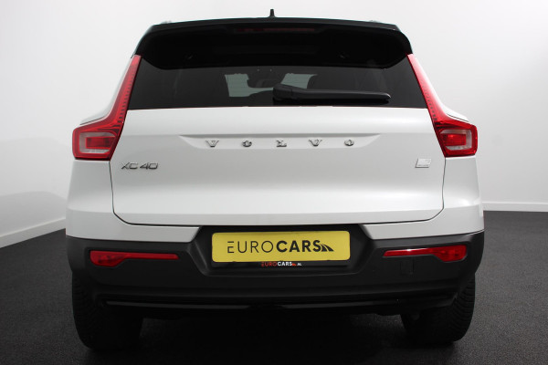 Volvo XC40 1.5 T5 Recharge R-Design Panoramisch dak Navigatie Apple Carplay/Android Auto Parkeersensoren Camera Adaptive Cruise Control Elektrische bestuurdersstoel met geheugen Stoelverwarming LED-koplampen Inductielader
