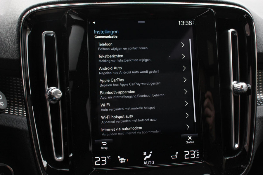 Volvo XC40 1.5 T5 Recharge R-Design Panoramisch dak Navigatie Apple Carplay/Android Auto Parkeersensoren Camera Adaptive Cruise Control Elektrische bestuurdersstoel met geheugen Stoelverwarming LED-koplampen Inductielader