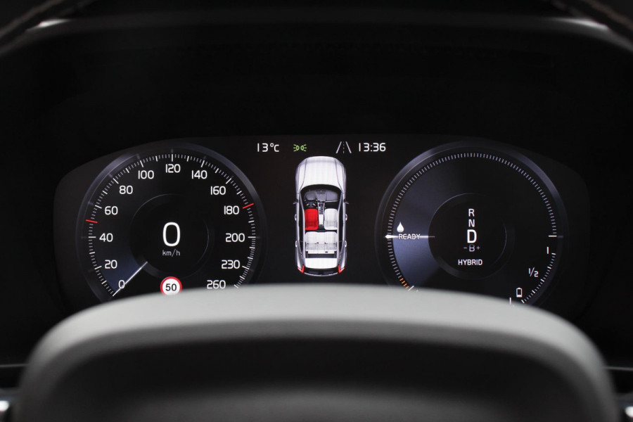 Volvo XC40 1.5 T5 Recharge R-Design Panoramisch dak Navigatie Apple Carplay/Android Auto Parkeersensoren Camera Adaptive Cruise Control Elektrische bestuurdersstoel met geheugen Stoelverwarming LED-koplampen Inductielader