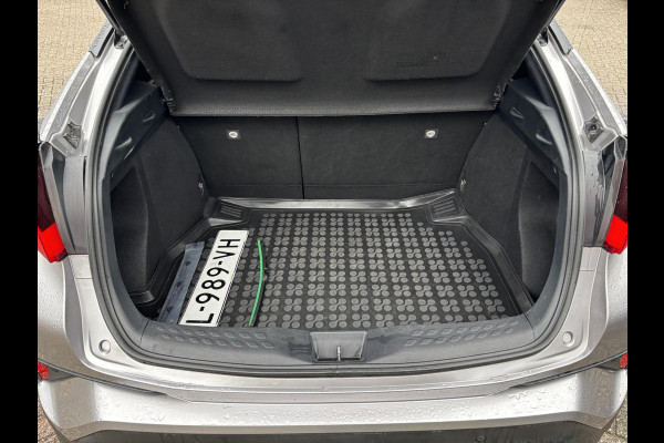 Toyota C-HR 1.8 Hybrid Bi-Tone | 120pk | Achteruitrijcamera | Trekhaak | Adaptieve Cruise | Lederen Bekleding | Stoelverwarming