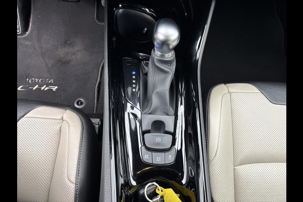Toyota C-HR 1.8 Hybrid Bi-Tone | 120pk | Achteruitrijcamera | Trekhaak | Adaptieve Cruise | Lederen Bekleding | Stoelverwarming