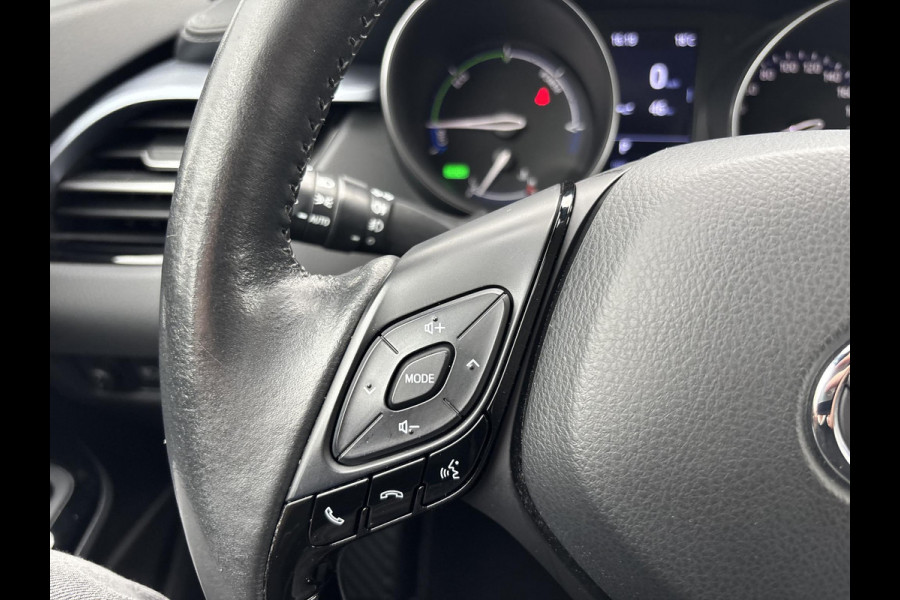 Toyota C-HR 1.8 Hybrid Bi-Tone | 120pk | Achteruitrijcamera | Trekhaak | Adaptieve Cruise | Lederen Bekleding | Stoelverwarming
