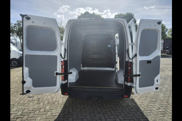 Renault Master 150 PK L2H2 GESLOTEN - V-72-KBF - TREKHAAK - INCL. BETIMMERING - EURO 6 - BPM VRIJ!