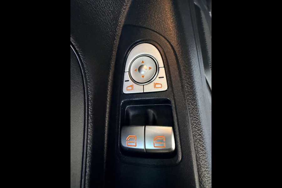 Mercedes-Benz Vito Automaat 116 CDI 160pk euro6 Lang L2H1, 3Persoons, Airco, CruiseControl, Navigatie, Trekhaak, RIJKLAARPRIJS!