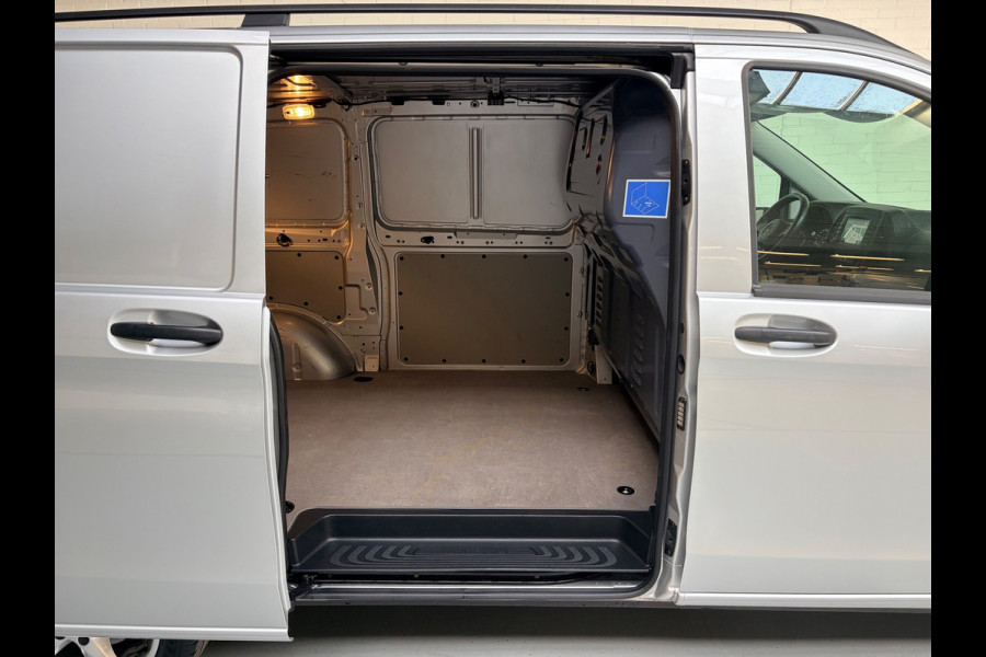 Mercedes-Benz Vito Automaat 116 CDI 160pk euro6 Lang L2H1, 3Persoons, Airco, CruiseControl, Navigatie, Trekhaak, RIJKLAARPRIJS!