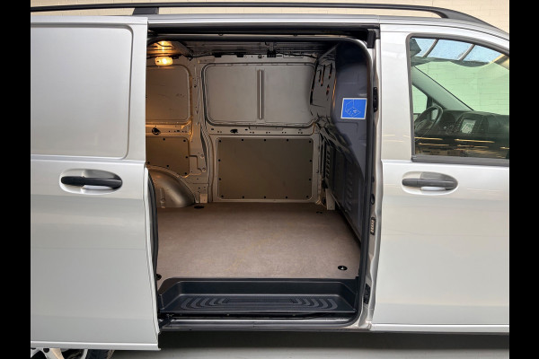 Mercedes-Benz Vito Automaat 116 CDI 160pk euro6 Lang L2H1, 3Persoons, Airco, CruiseControl, Navigatie, Trekhaak, RIJKLAARPRIJS!
