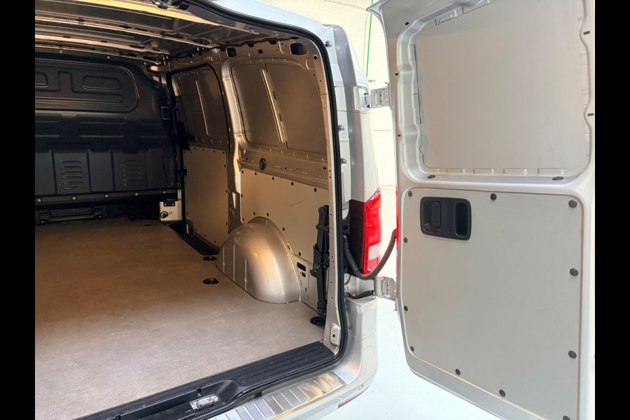 Mercedes-Benz Vito Automaat 116 CDI 160pk euro6 Lang L2H1, 3Persoons, Airco, CruiseControl, Navigatie, Trekhaak, RIJKLAARPRIJS!