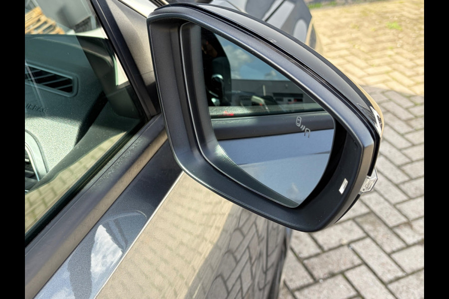 Volkswagen T-Roc 1.5 TSI 3x R-Line|Pano|Beats|ACC|Trekhaak|19” velgen|