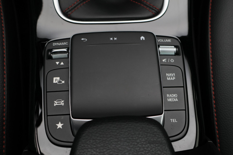 Mercedes-Benz A-Klasse 160 Business Solution AMG Virtual Cockpit, Camera, Cruise, Stoelverwarming, Apple Carplay, PDC, Trekhaak, 18''