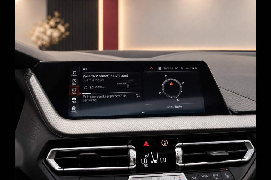 BMW 1-serie 120i High Executive | M-Sport Shadow | Pano | Leder | Ambiance