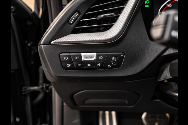 BMW 1-serie 120i High Executive | M-Sport Shadow | Pano | Leder | Ambiance
