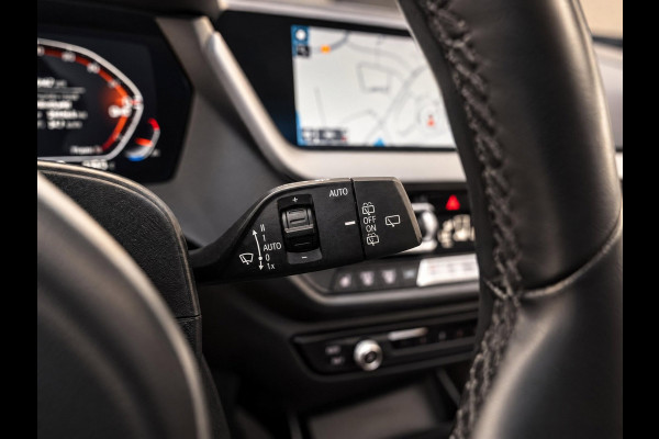 BMW 1-serie 120i High Executive | M-Sport Shadow | Pano | Leder | Ambiance