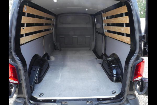 Volkswagen Transporter 2.0 TDI 110PK L2H1 Airco Carplay Deuren