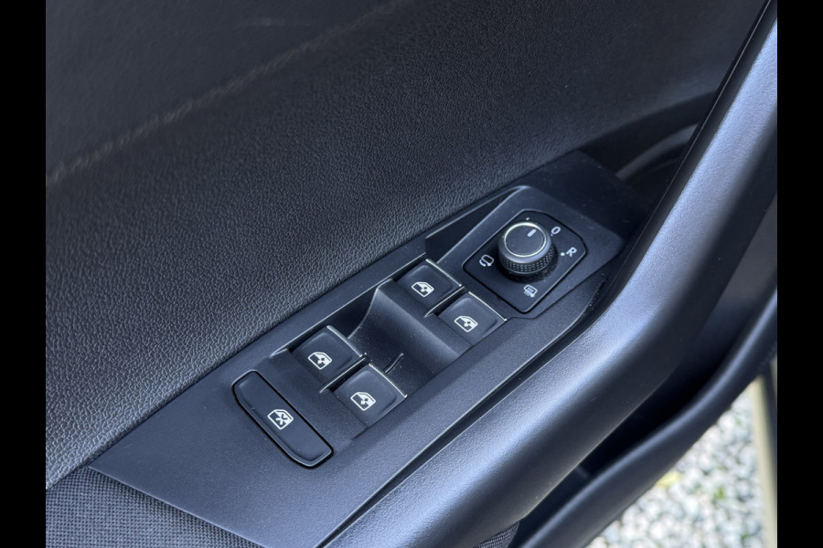 Volkswagen Taigo 1.0 TSI 110PK STYLE BUSINESS CARPLAY/IQ-LIGHT/PANORAMADAK