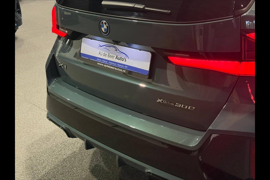 BMW X1 xDrive30e M-Sport | Panorama | HUD | 360 Camera