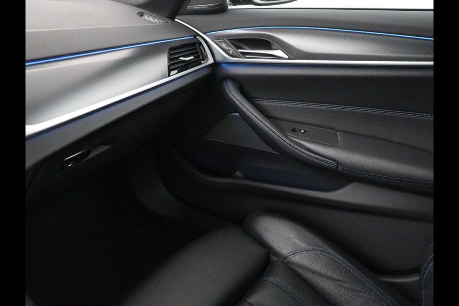 BMW 5 Serie Touring 530e M Sport Plus | SOH 90% | Panoramadak | Harman/Kardon | Leder | Stoel & stuurverwarming | Achterbank verwarming | Adaptive cruise | Camera | Carplay | Trekhaak |