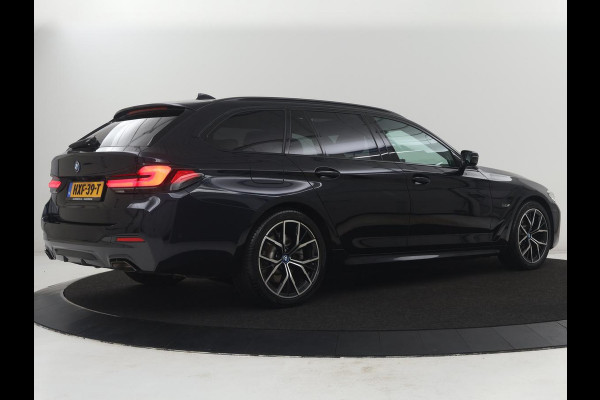 BMW 5 Serie Touring 530e M Sport Plus | SOH 90% | Panoramadak | Harman/Kardon | Leder | Stoel & stuurverwarming | Achterbank verwarming | Adaptive cruise | Camera | Carplay | Trekhaak |