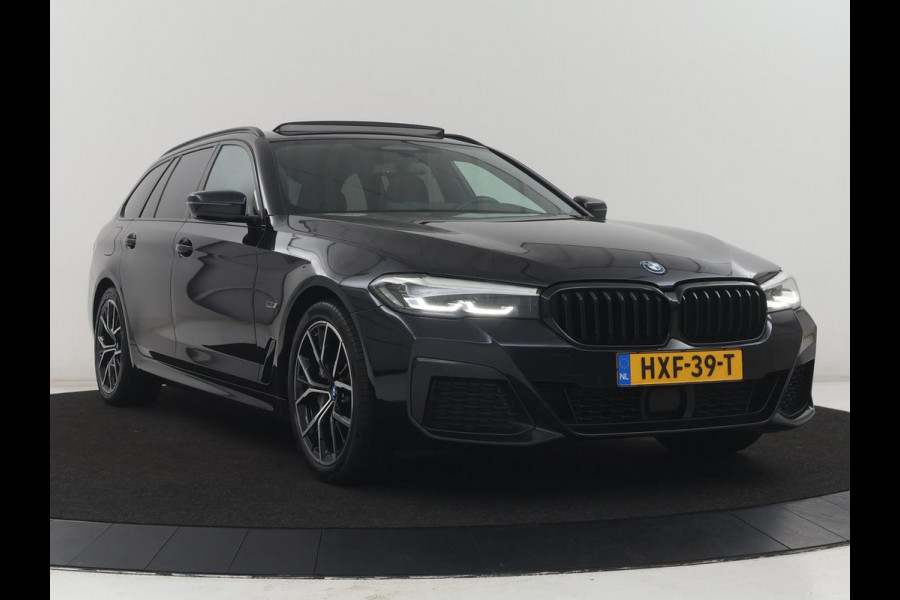 BMW 5 Serie Touring 530e M Sport Plus | SOH 90% | Panoramadak | Harman/Kardon | Leder | Stoel & stuurverwarming | Achterbank verwarming | Adaptive cruise | Camera | Carplay | Trekhaak |