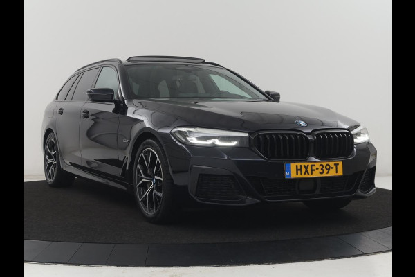 BMW 5 Serie Touring 530e M Sport Plus | SOH 90% | Panoramadak | Harman/Kardon | Leder | Stoel & stuurverwarming | Achterbank verwarming | Adaptive cruise | Camera | Carplay | Trekhaak |