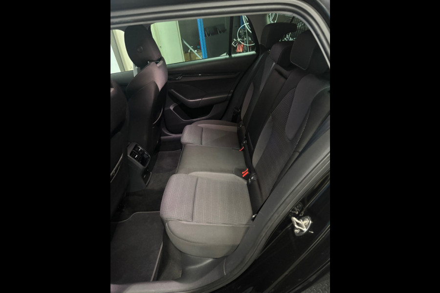 Škoda Octavia Combi 1.5 e-TSI Business Edition Navi | Trekhaak|Clima | Cruise | PDC | Camera