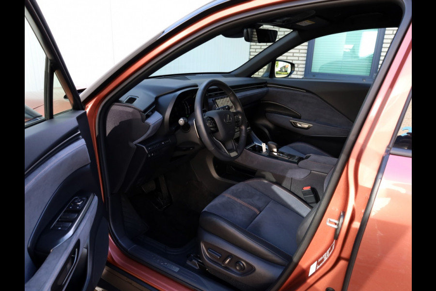 Lexus LBX 1.5 Cool 2WD | Memory Seat | Leder/Alcantara | Dodehoek