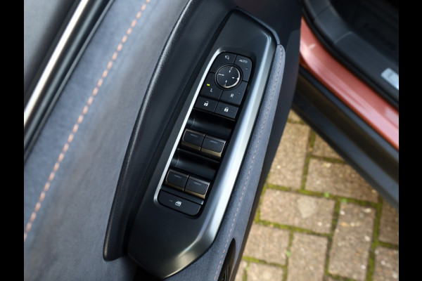 Lexus LBX 1.5 Cool 2WD | Memory Seat | Leder/Alcantara | Dodehoek