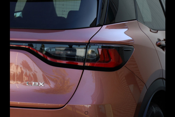 Lexus LBX 1.5 Cool 2WD | Memory Seat | Leder/Alcantara | Dodehoek