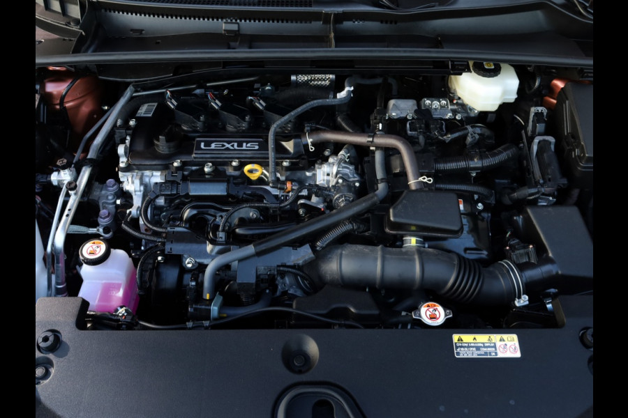 Lexus LBX 1.5 Cool 2WD | Memory Seat | Leder/Alcantara | Dodehoek