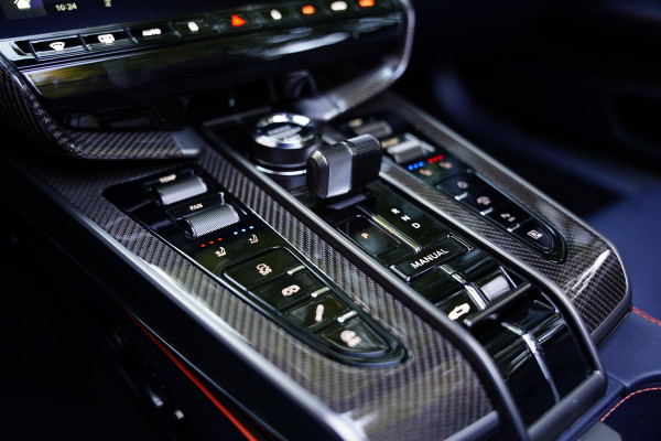 Aston Martin Vanquish 5.2 V12 Volante / FULL CARBON INTERIOR + EXTERIOR