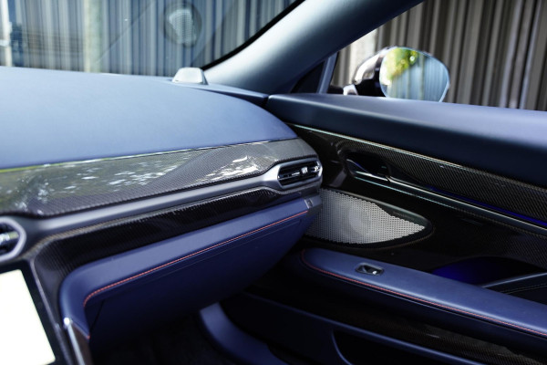 Aston Martin Vanquish 5.2 V12 Volante / FULL CARBON INTERIOR + EXTERIOR