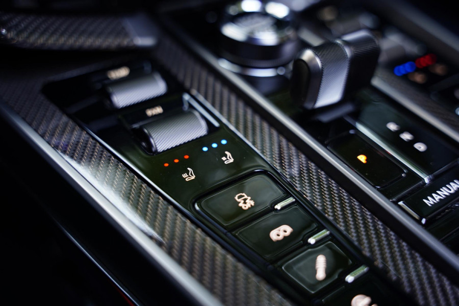 Aston Martin Vanquish 5.2 V12 Volante / FULL CARBON INTERIOR + EXTERIOR