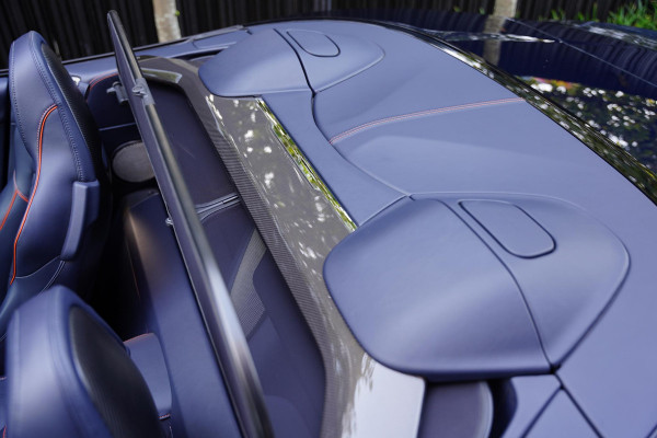 Aston Martin Vanquish 5.2 V12 Volante / FULL CARBON INTERIOR + EXTERIOR
