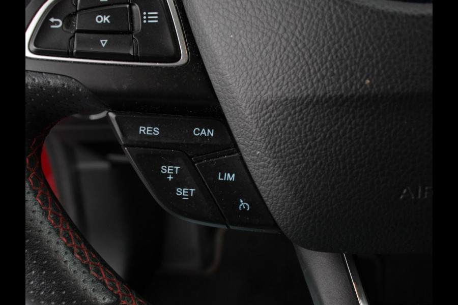 Ford EcoSport 1.0 EcoBoost ST-Line Black Climate control Navigatie Parkeersensoren Camera Sfeerverlichting Lichtmetalen velgen