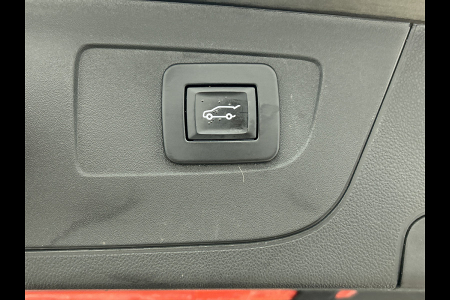 Opel Insignia Sports Tourer Euro 6 1.5 CDTI 123PK Business Elegance / Leder / Trekhaak / Camera / Stoel-Stuurverwarming / Xenon / Airco-ecc. / Apk 01-2027