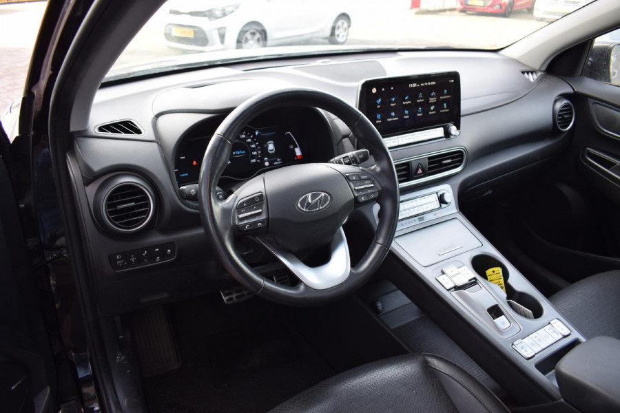Hyundai Kona EV Premium Sky 64 kWh | SOH: 94,3% | Warmtepomp | Schuifdak | Leer | HUD | Stuur- en Stoelverwarming