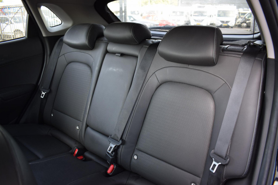 Hyundai Kona EV Premium Sky 64 kWh | SOH: 94,3% | Warmtepomp | Schuifdak | Leer | HUD | Stuur- en Stoelverwarming